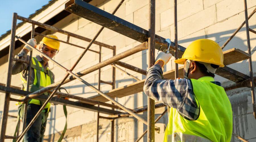 Professional gutter cleaning in Ashville, OH